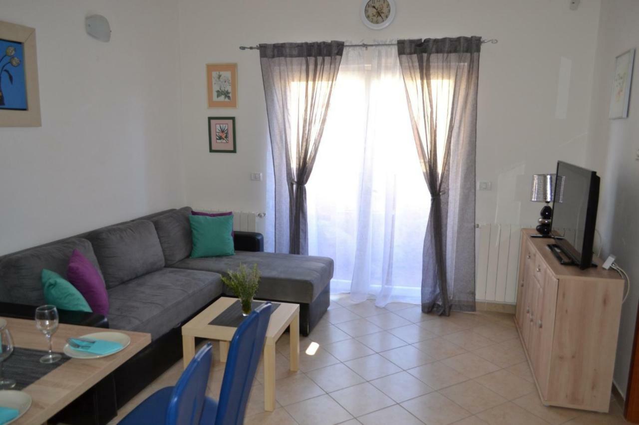 Apartment Din Banjole Ngoại thất bức ảnh